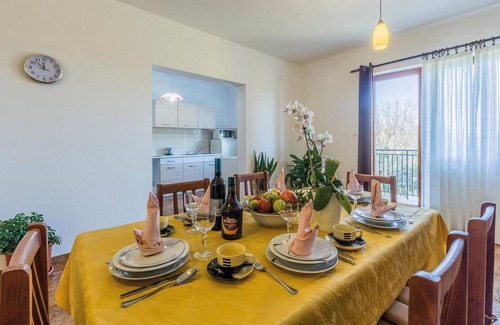 Kruncici Apartment | Pet friendly apartment in Sv.Lovrec with WiFi