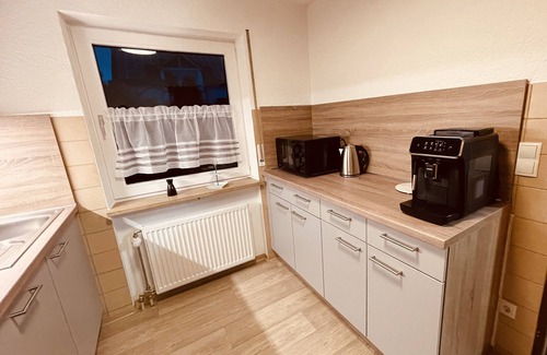 Selb House | Pet-Friendly Apartment "Bienenkorb" with Garden, Tiled Stove & Wi-Fi