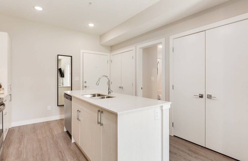 Southwest Calgary Apartment | Pet Friendly Apartment w/Free Underground Parking