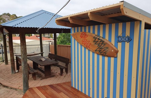 Silver Sands House | Pet Friendly Beach Shack, one street from the Silver Sands Beach