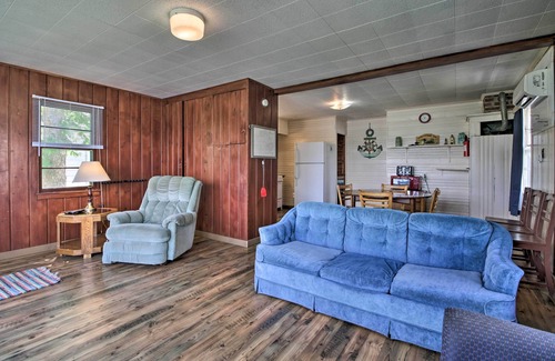 Dent Cabin | Pet-Friendly Beachfront Dent Cabin w/Grill!