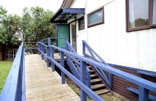 Ventnor House | Pet friendly BeachShack w/Ocean View and Access