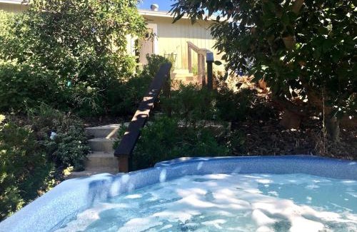 Rainbow CDP House | Pet Friendly Breathtaking Cottage with Great Views and Hot-tub in Rainbow, California