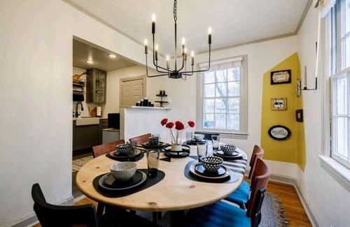Inman Park House | Pet Friendly Bungalow Steps to Inman Park