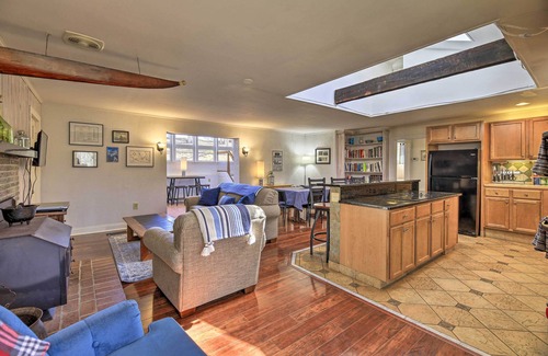 Ingles Cabin | Pet-Friendly Cabin w/Dock on Claytor Lake!