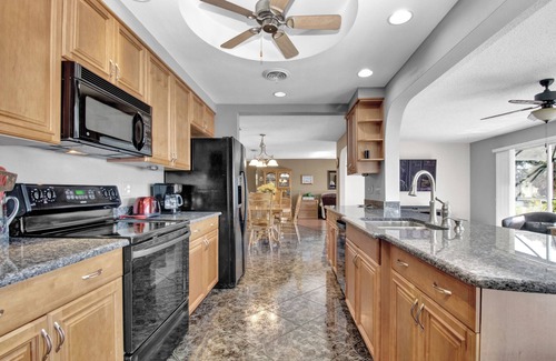 Gulf Cove Villa | Pet Friendly Canal Front 3-Bedroom Grand Villa with Pool, Linai and Dock
