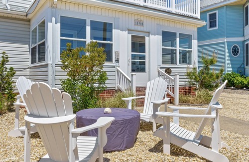 Stone Harbor House | Pet Friendly, Classic 1950s style 4 bedroom 3 full bath Stone Harbor beach house, just one block from the ocean and 7 blocks from 96th street.