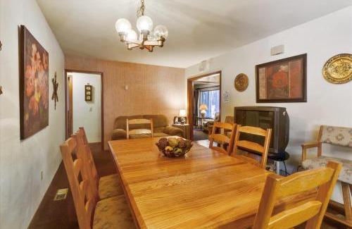 Black Bart House | Pet Friendly - Close To Heavenly, Steps To The River