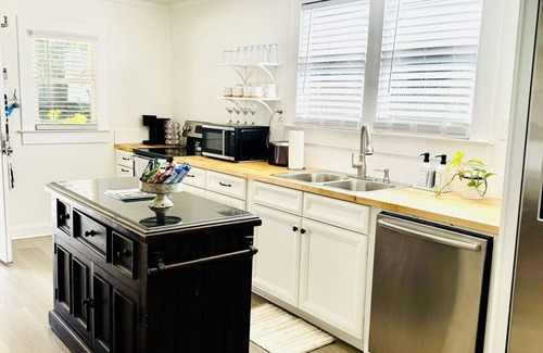Orangeburg County Cottage | Pet friendly country cottage with large fenced-in yard & horses on property