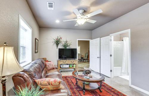 Russellville House | Pet-Friendly Dover Cottage with Deck and Mtn Views!