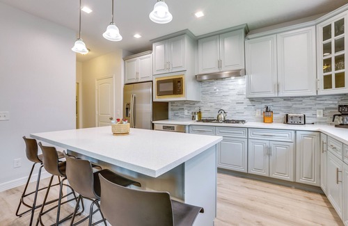 Greater Fondren Southwest Condo | Pet-Friendly Duplex Unit in Southwest Houston