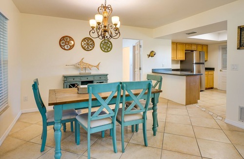 Englewood South House | Pet-Friendly Englewood Home - 4 Mi to Beach!