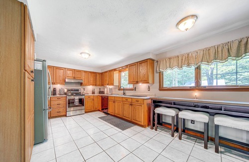 Pymatuning Central House | Pet-Friendly Espyville Home w/Yard & Fire Pit!