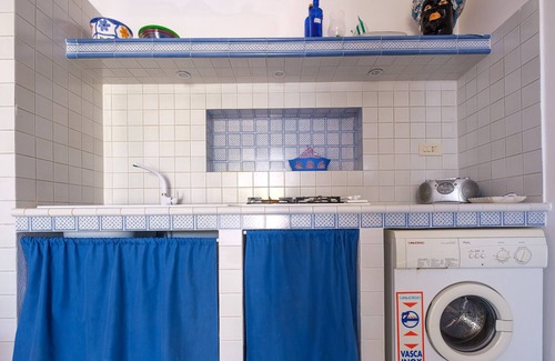 Vulcano Porto House | Pet-Friendly Holiday Home Lentia G4 with Pool, Tennis Court & Garden