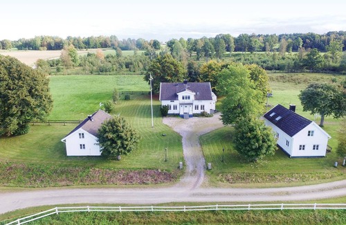Tomten House | Pet friendly home in Dalum with kitchen