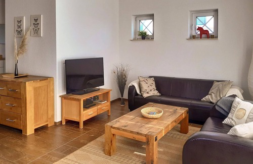 Trent House | Pet friendly home in Trent with WiFi