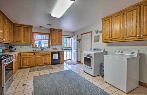 Fayetteville Apartment | Pet-Friendly Home 7 Miles to Dickson Street!