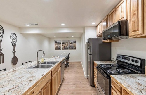 North Ogden House | Pet Friendly, Hot Tub & Fully Fenced Backyard!