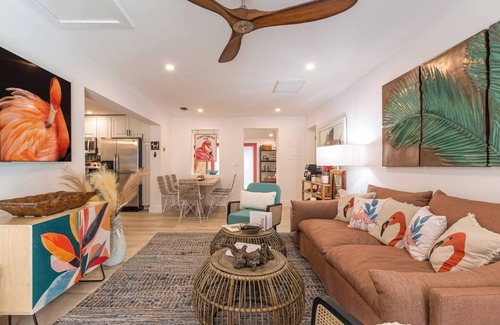 Historic Seaport House | Pet Friendly/Hot Tub/Close to Everything