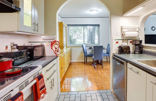 Houston Apartment | Pet-Friendly Houston Vacation Rental w/Patio!