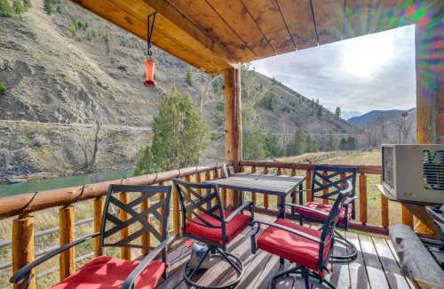 Salmon House | Pet-Friendly Idaho Home on the Salmon River!