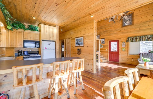 Salmon House | Pet-Friendly Idaho Home on the Salmon River!