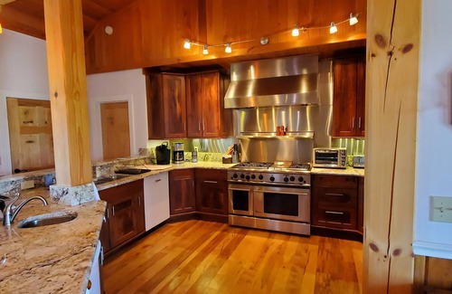 Six Mile House | Pet-Friendly Keowee lakefront luxury home w/dock, 5BR, kayaks, stone fire pit