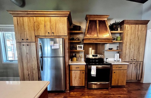 Winterville House | Pet friendly lakefront home with boat ramp~ The Overlook at Bachelor Bend