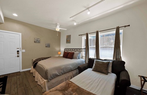 O'Brien Bed & Breakfast | Pet friendly luxury suite surrounded by nature!