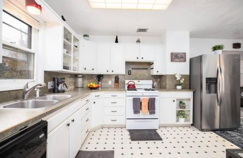 Canyon Rim House | Pet Friendly Millcreek Home Close to Downtown/Mtns