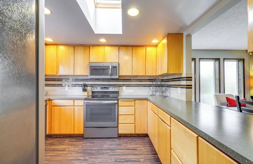 Ocean Park House | Pet-Friendly Ocean Park Rental w/Outdoor Fire Pit