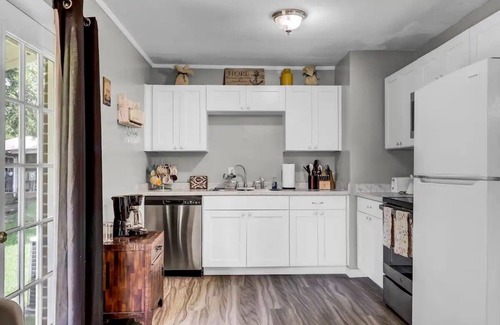 Goose Creek House | Pet friendly + Private yard: Close to Charleston