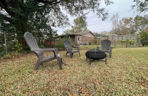 Goose Creek House | Pet friendly + Private yard: Close to Charleston