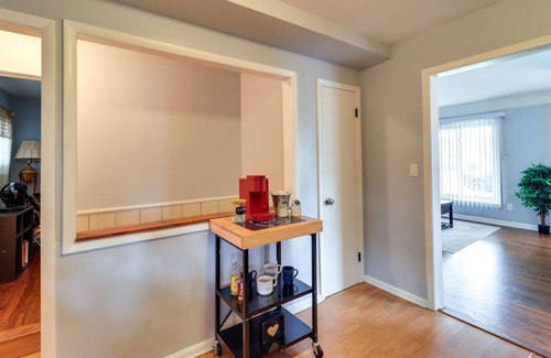 Roseville House | Pet-Friendly Roseville Home ~ 17 Mi to Detroit!