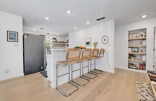 Dawson House | Pet Friendly SOCO Home with Cowboy Pool - Webster!