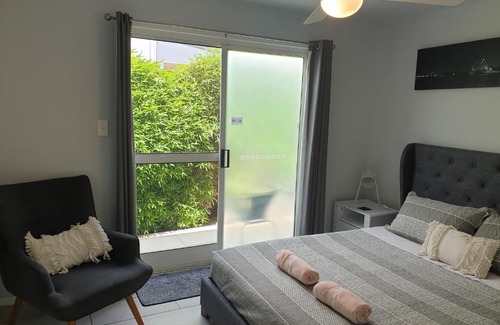 Caloundra Apartment | Pet friendly & spacious two bedroom guest unit