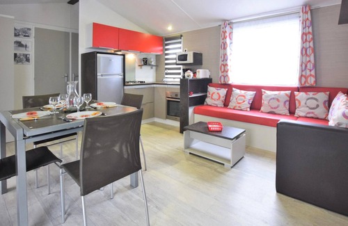 Grandcamp-Maisy House | Pet friendly (sta)caravan
