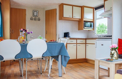 Woubrugge House | Pet friendly (sta)caravan in Woubrugge