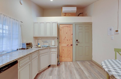 Fellowship Apartment | Pet-Friendly Studio Near World Equestrian Center!