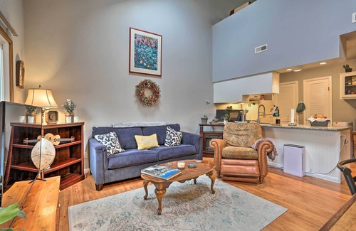 Vernon House | Pet-Friendly Townhome w/Community Hot Tub!