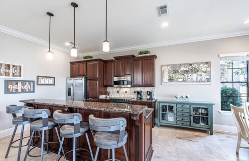 Villa Lago House | Pet Friendly ~ Two Golf Carts ~ Golf Course View ~ Back Patio