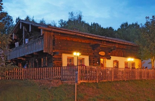 Lam Apartment | Pet-friendly vacation apartment in the Waldlerhaus offers rustic coziness