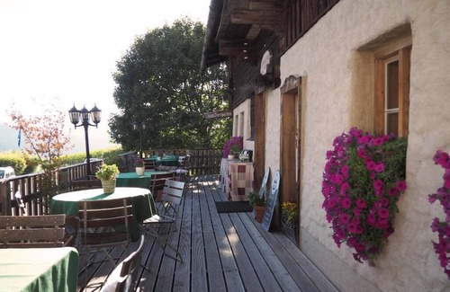 Lam Apartment | Pet-friendly vacation apartment in the Waldlerhaus offers rustic coziness