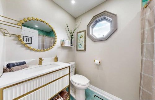 Bowmanville House | pet friendly waterfront Cottage-Bowmanville