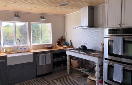 Calais House | Pet Friendly Waterfront Farmhouse- PVT OFC, Views, Kayaks, Game Room & Playset