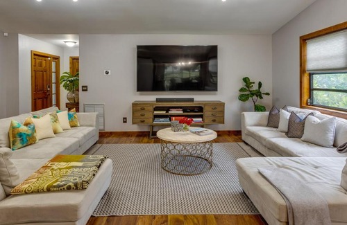 Wellington House | Pet-Friendly Wellington Vacation Rental on Canal!