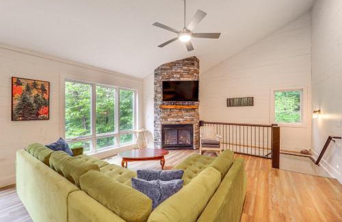 West Jefferson House | Pet-Friendly West Jefferson Home with River View!