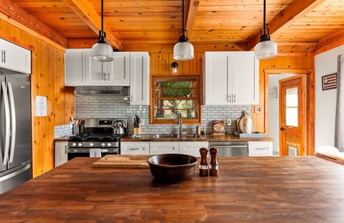 Moonridge House | Pet Friendly With A Hot Tub In Big Bear Lake