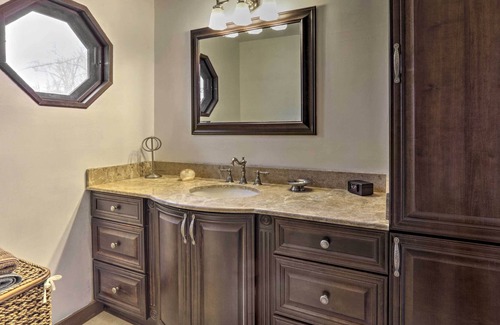 Woodbury Cottage | Pet-Friendly Woodbury Cottage w/ Fire Pit & Pool!