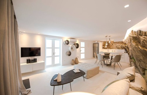Tourlos Villa | Petalite Suite - One Bedroom Villa, Sleeps 4